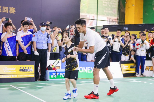 交媒体中非 交媒体中非