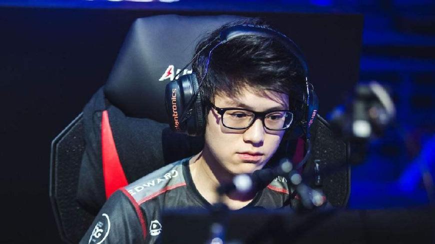 队内的老将 队内的老将